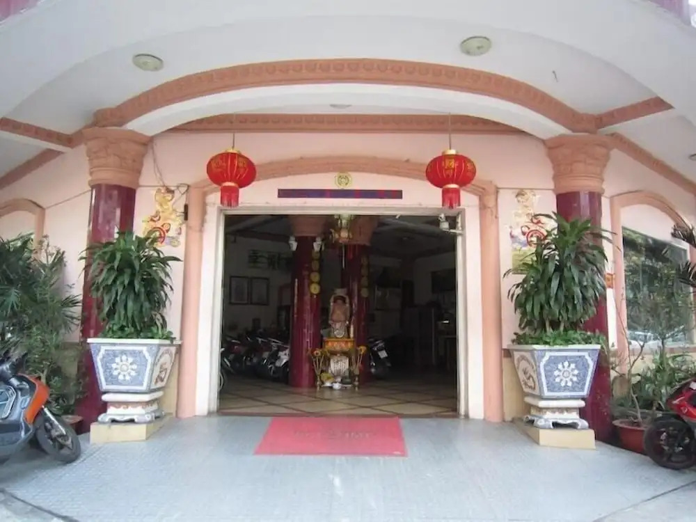 Hanh Long 2 by Bay Hotel