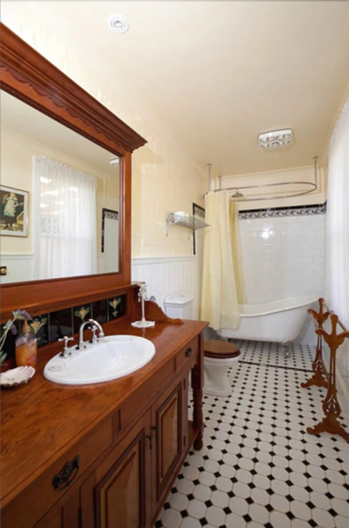 Seaton on Spence - Old world charm with modern living