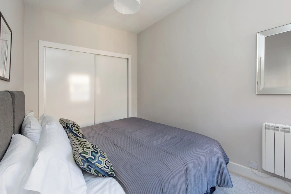 Grassmarket Modern Two Bedroom Flat