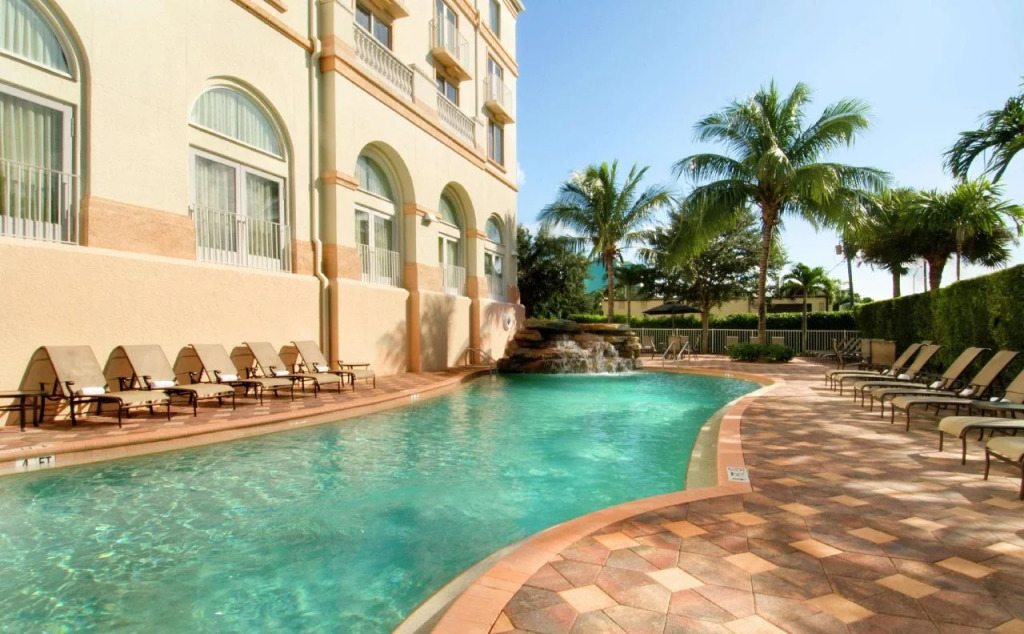 Hilton Naples