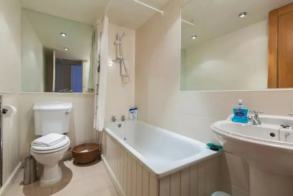 1 Bedroom New Town Flat