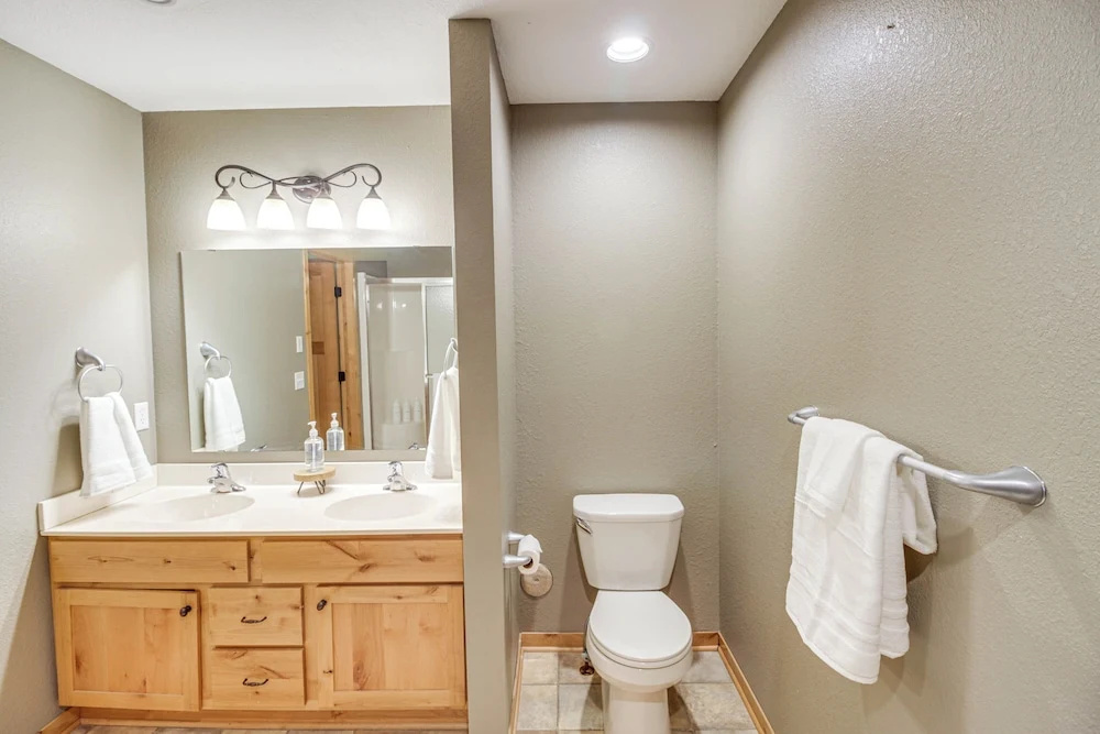 Nisswa Townhome w/ Boat Slip + Gull Lake Access!