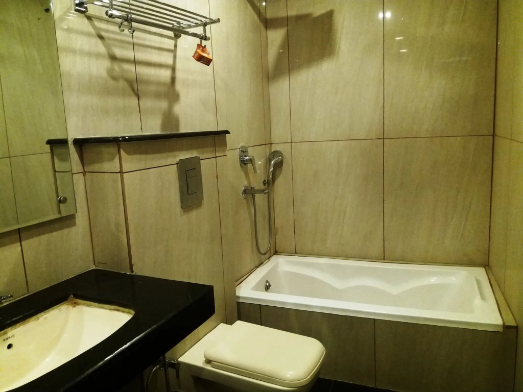 NEW RANOVATED Hotel Station View Opposite New Delhi Railway