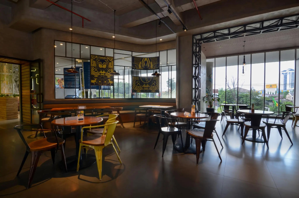 Yello Hotel Jemursari