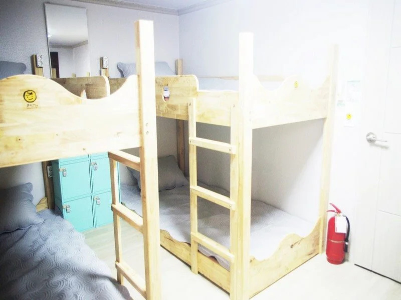 GDJ Guesthouse - Hostel