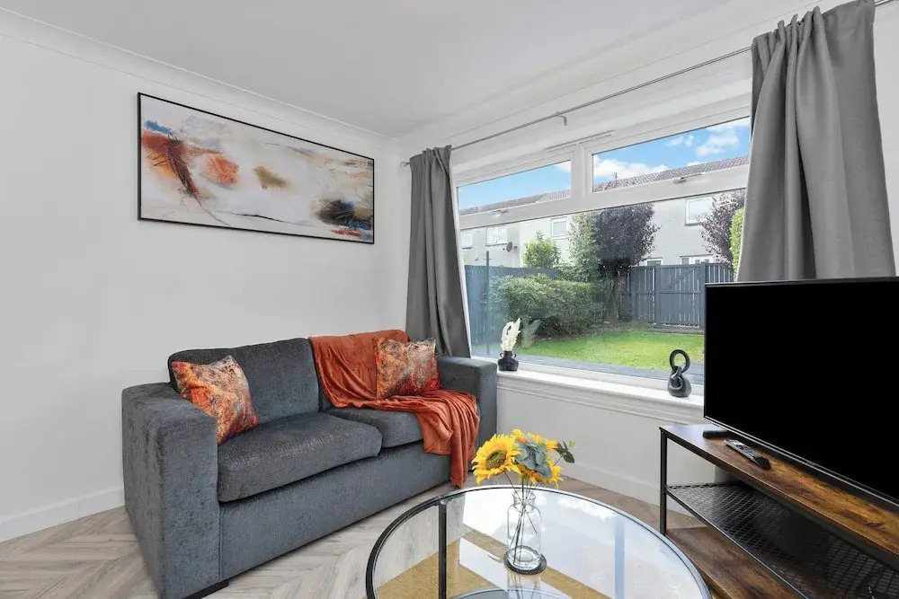 Stylish 4bed Home Free Parking 20 Min to Edinburgh