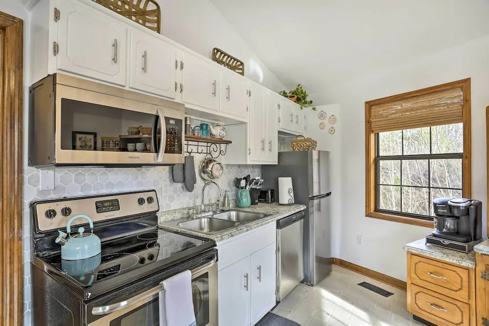Picturesque Cottage in the Heart of Trenton