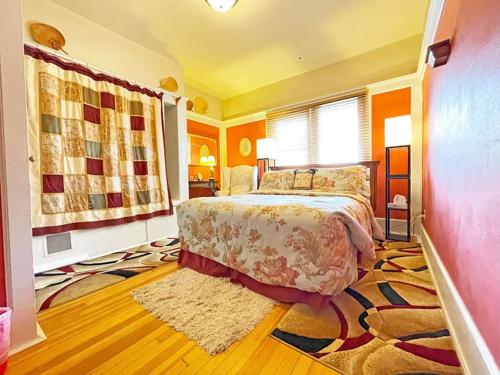 White Rose Inns & Motel