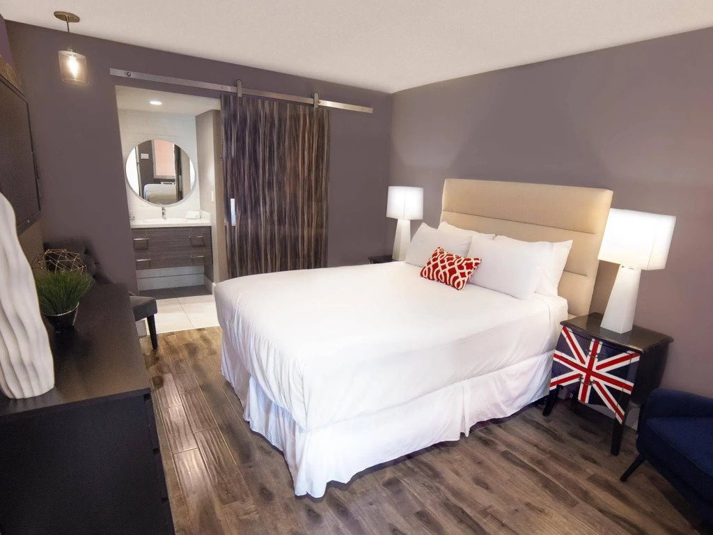 Gold Spike Hotel & Casino