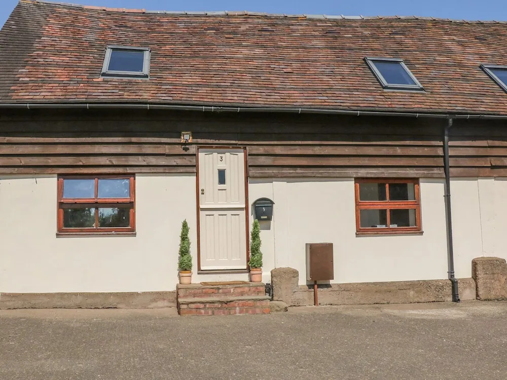 Old Hall Barn 3