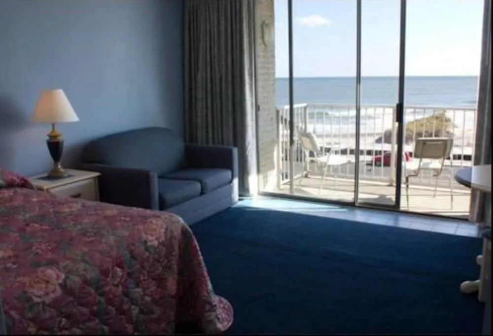 Acropolis Oceanfront Resort