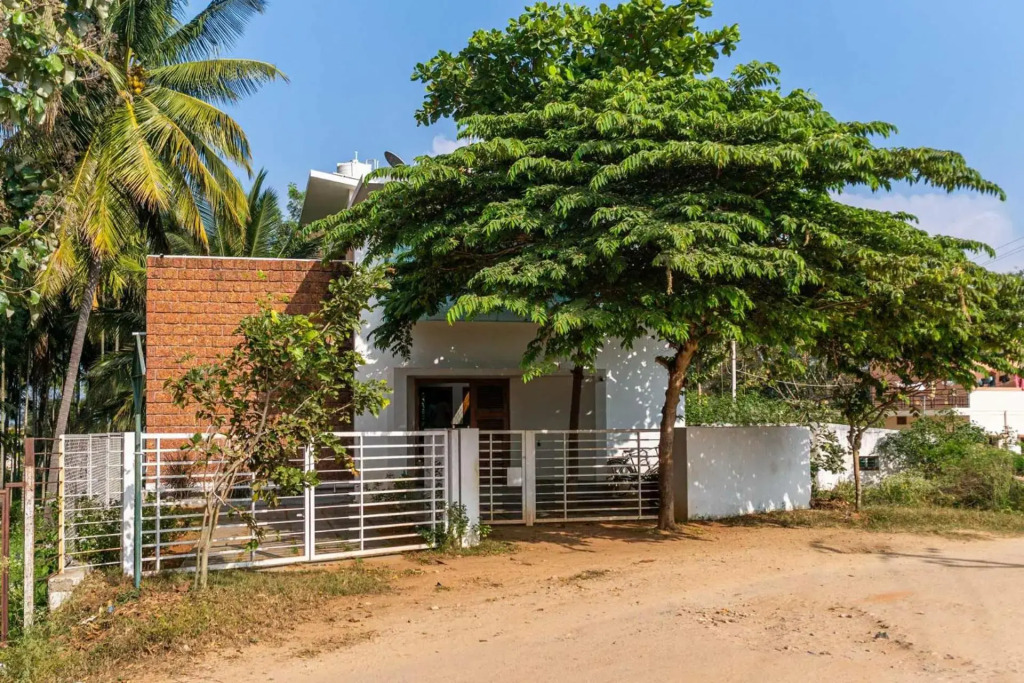 Daveys Townhouse by VEO, StayVista - 3BHK Pet-Friendly Villa with EV Station