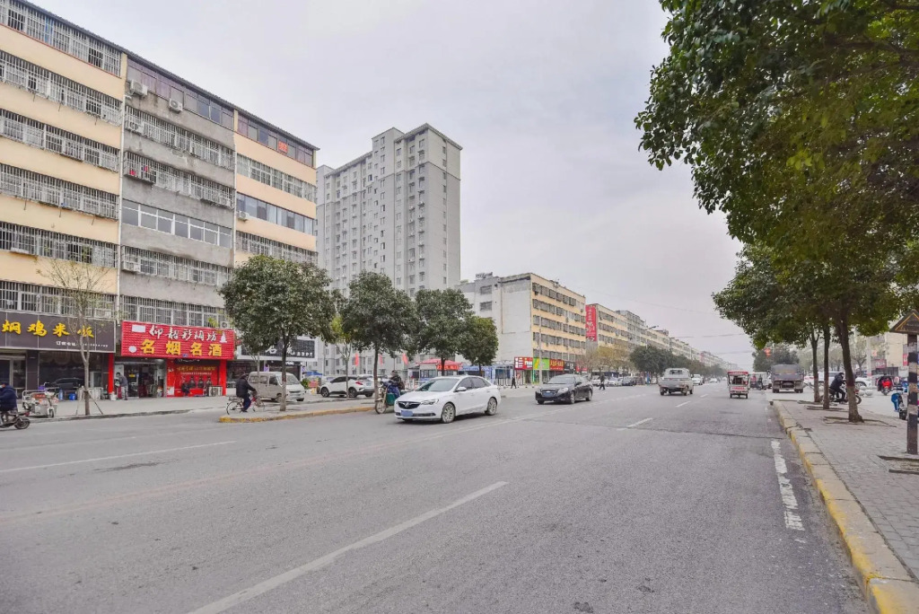 Xin'an Hotel (Xiangcheng People's Square)