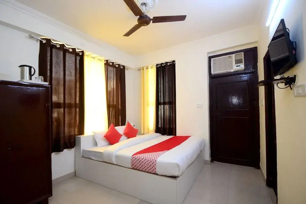 Oyo 28677 Hotel Jeevisha Inn