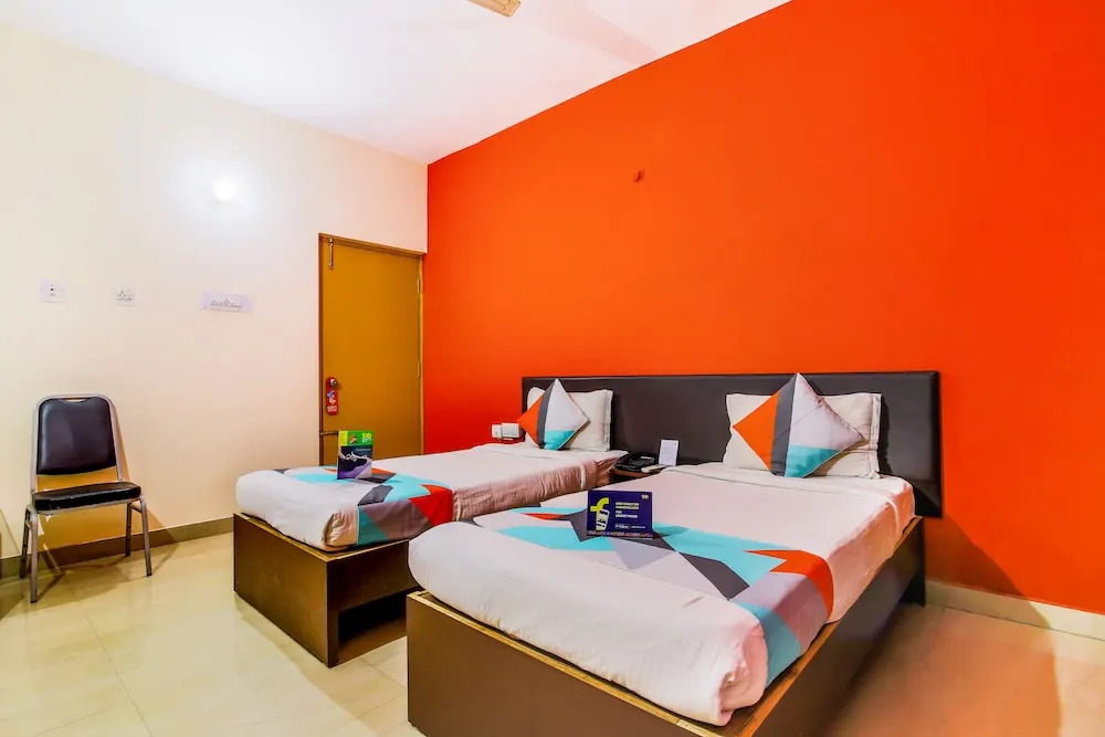 Vibrant Guest House By FabExpress