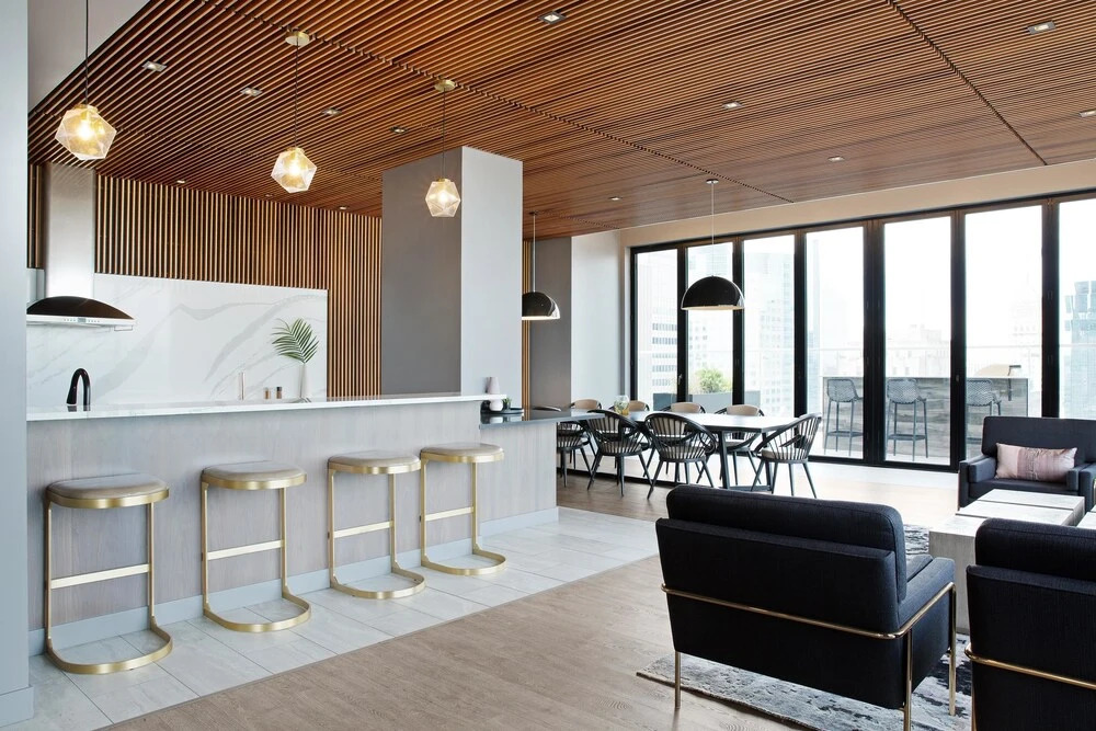Chic 1br/1ba w/ Skyline Views in Downtown by Lyric