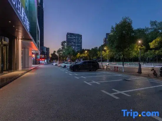 Yue Hotel (Pingxiang Autumn Harvest Plaza)