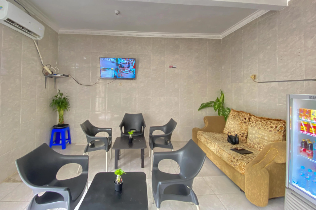 RedDoorz Plus near Cito Mall Surabaya