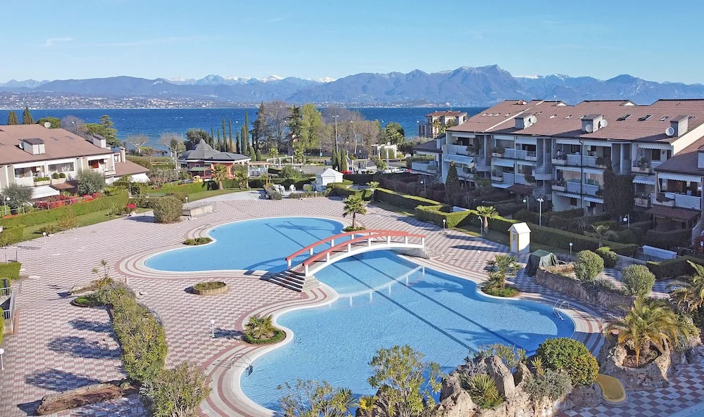 I Ciliegi con piscina by Wonderful Italy