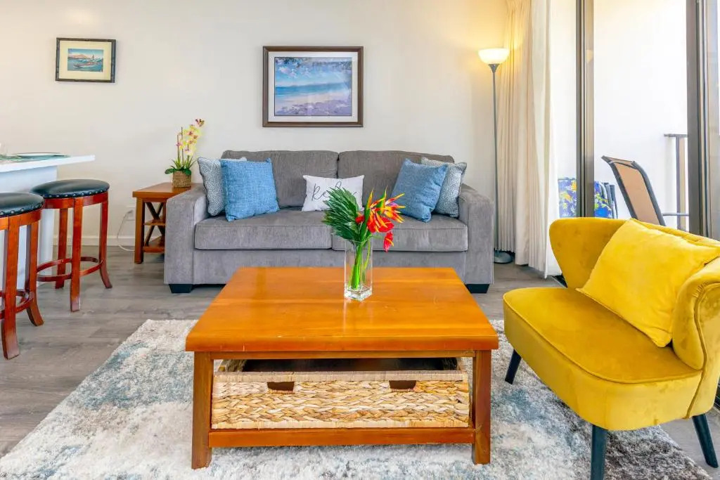 Beautiful 18th Floor with Panoramic Ocean Views 1 Block to Beach Free Parking & Wifi