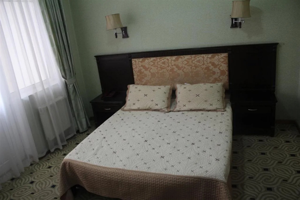 Consul Hotel