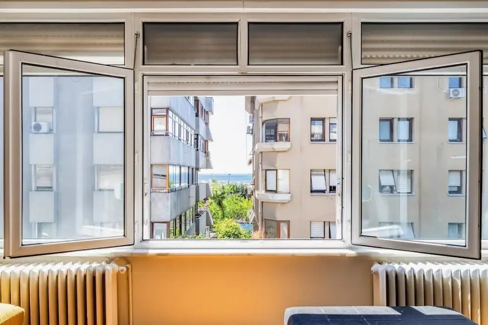 Spacious Flat w Balcony 3 min to Kadikoy Square