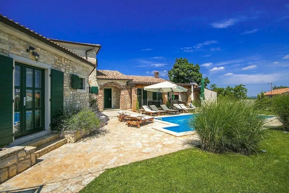 Villa Una