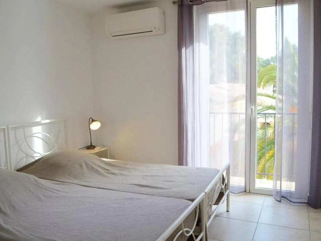 Appartement Le Lavandou, 4 pièces, 6 personnes - FR-1-251-204