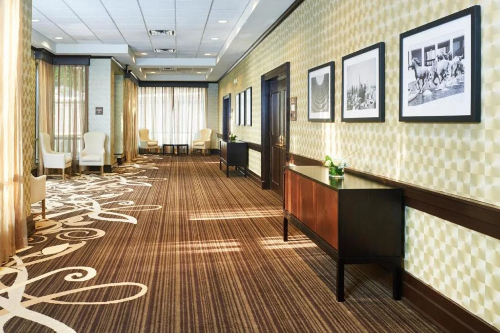 DoubleTree by Hilton Dallas Market Center