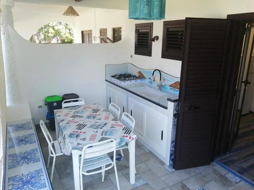 2 bedrooms house at Vulcano 100 m away from the beach with enclosed garden