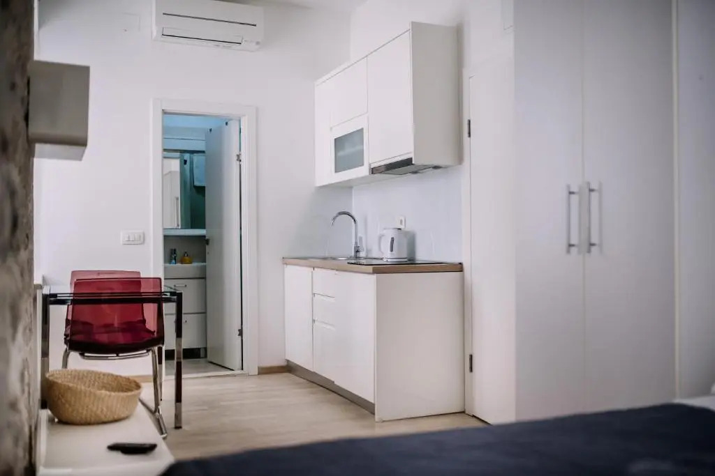 AMOROZO APARTMENTS by DuHomes