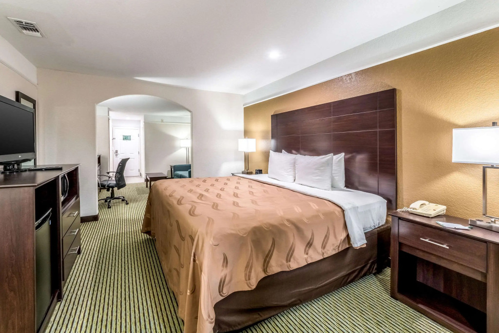 Quality Inn & Suites SeaWorld North