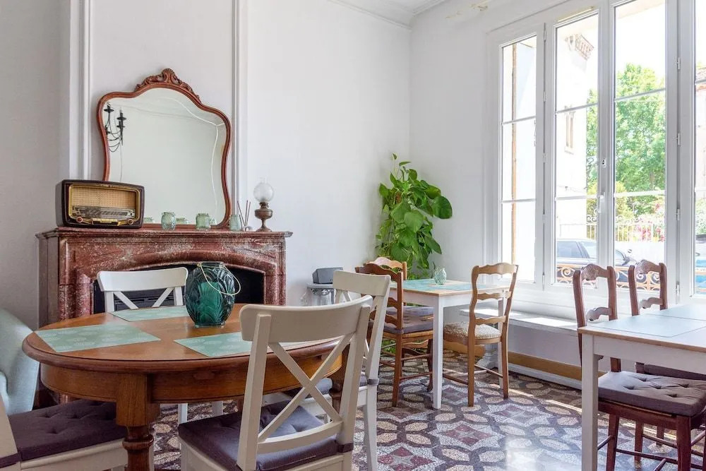 Entre Midi - Maison dHôtes - B&B
