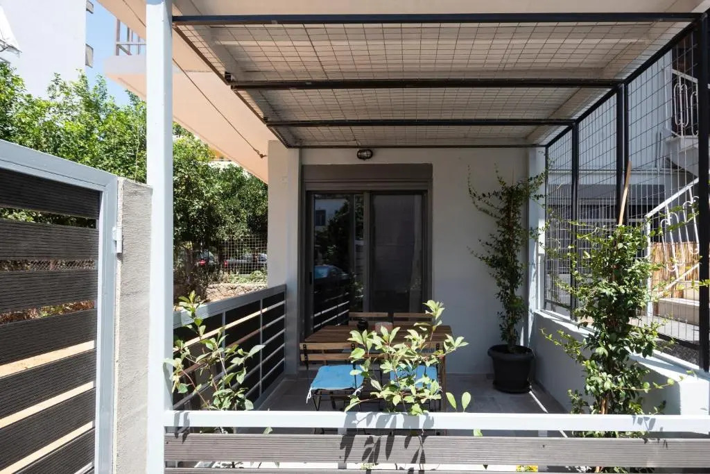 Groundfloor 2br Apartment with Smallyard in the Heart of Kalamata