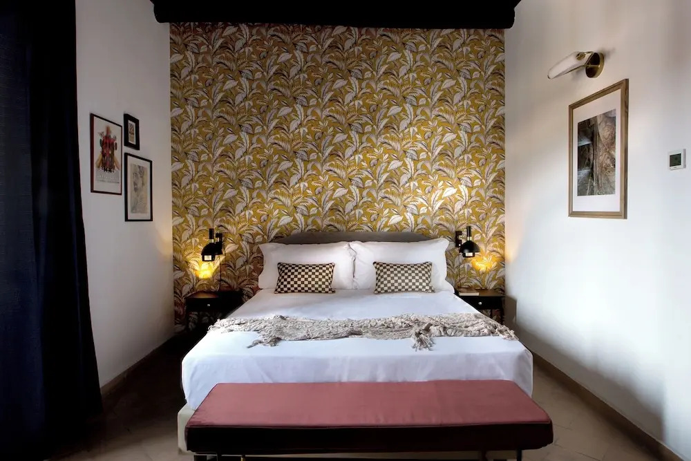 La Nova Bed and Museum