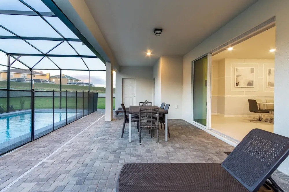 2260 LC - Windsor Island - 10 Bed Villa Heated Private Pool