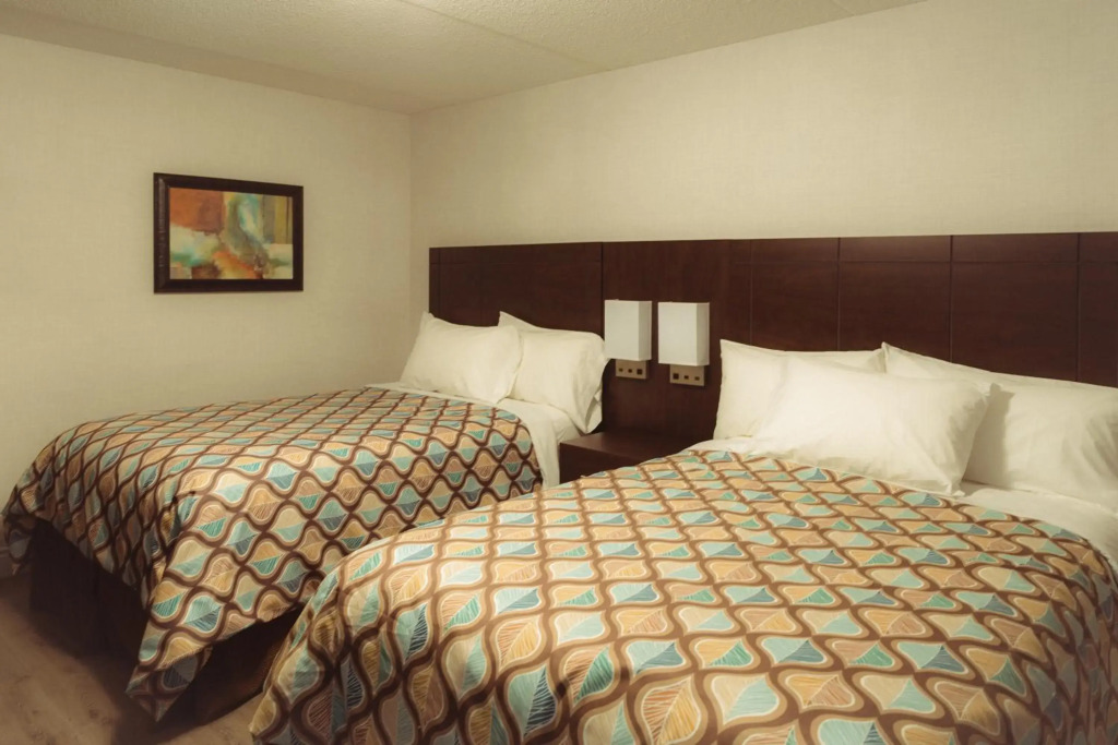 Deluxe Inn