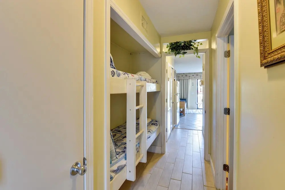 Community Pool & Bikes: Hilton Head Family Condo