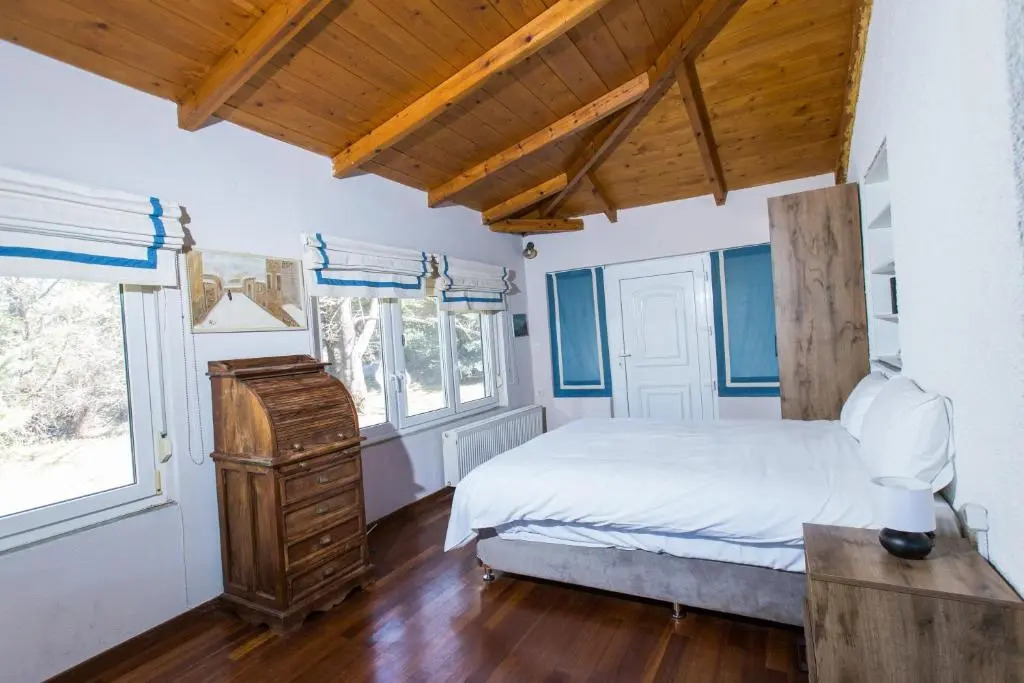 Raise Polydrosos Mountain stay