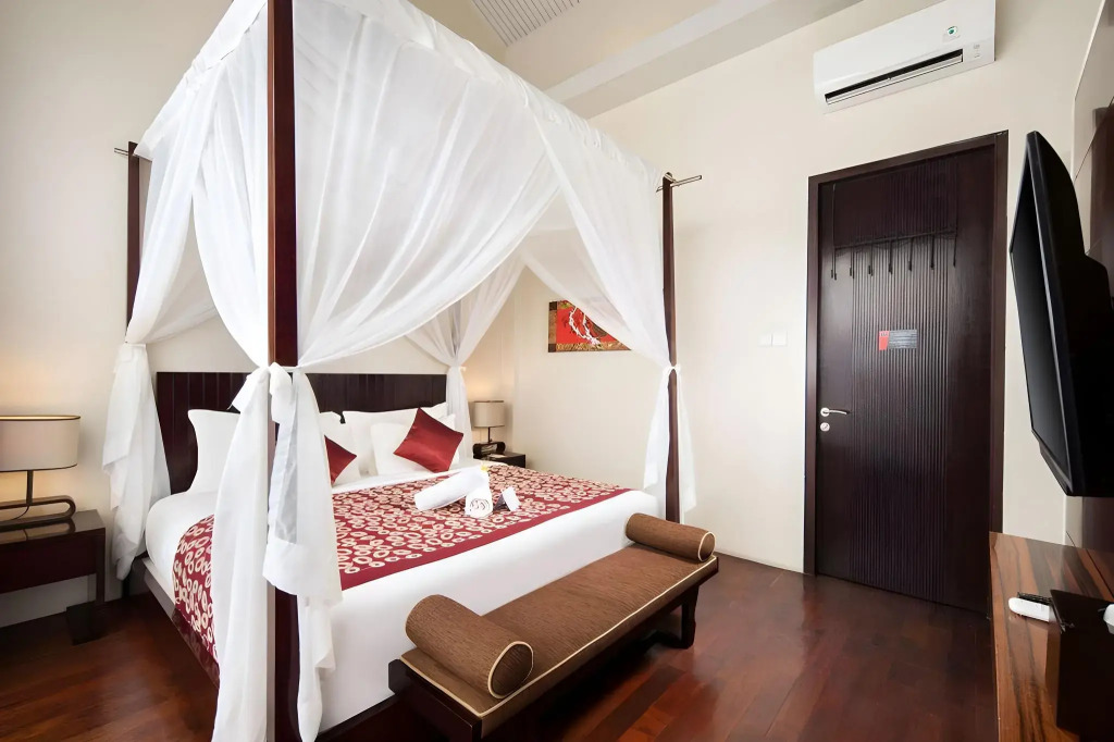 18 Suite Villa Kuta