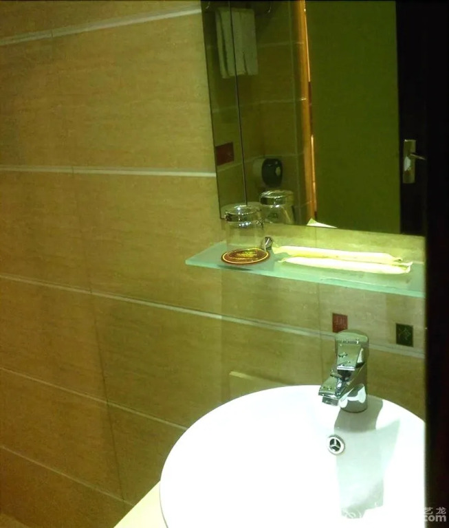 Pod Inn Guangzhou Li Wan Lu Cai Hong Qiao