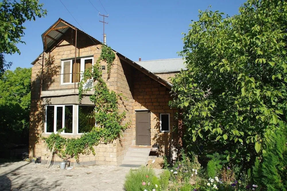 Areni House B&B