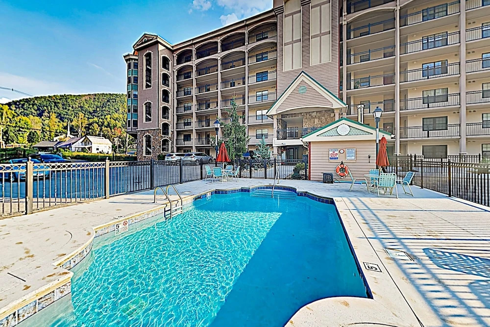 Luxe Creekside End Unit W/ Pool - Walk Downtown! 2 Bedroom Condo