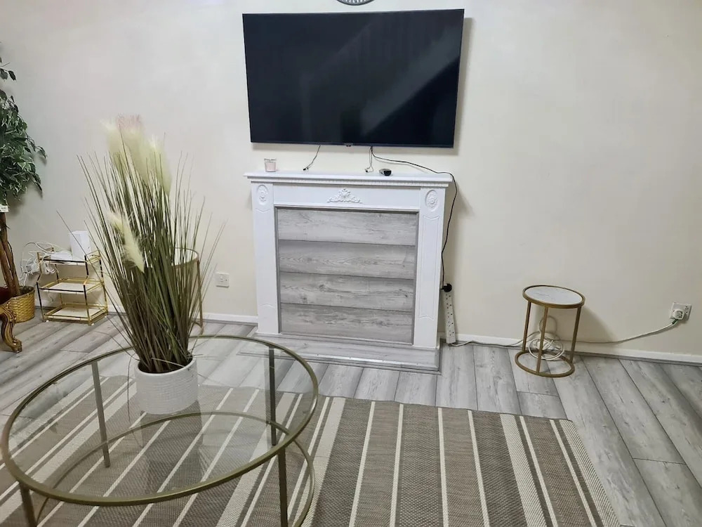 London - Sleeps 4 - Parking - Garden - Petfriendly