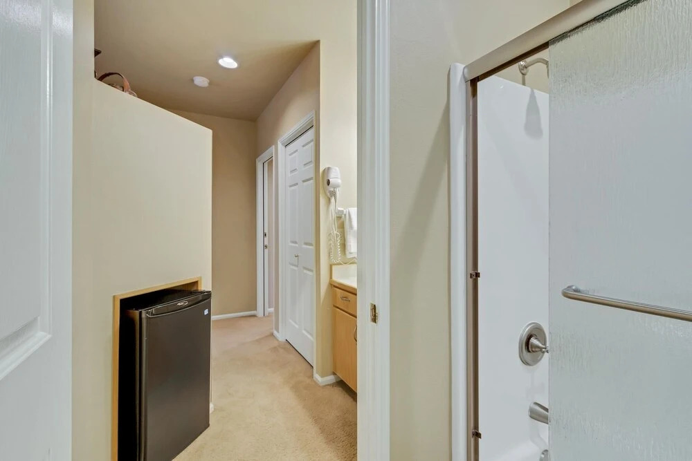 River Ridge 332ab
