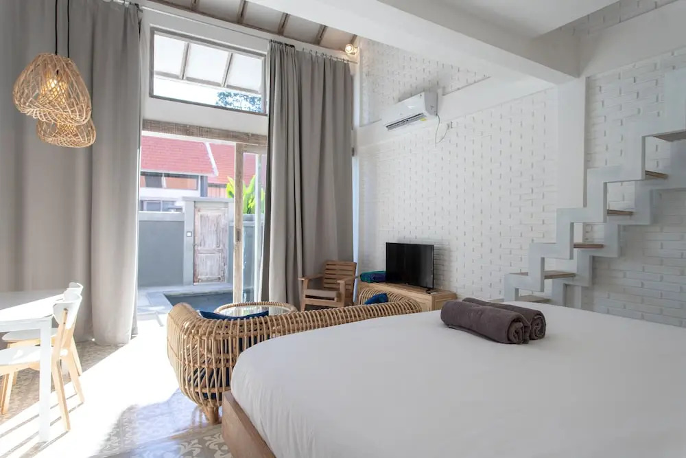 White Studio Villa