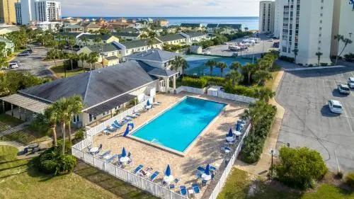 Shoreline Towers 1052 2 Bedroom Condo by RedAwning