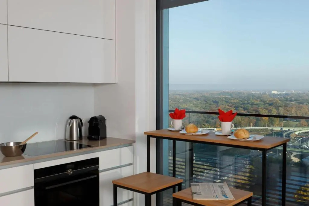 Triiiple Suites Level 22 mit Balkon und Tiefgarage
