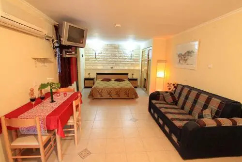 Carcom Lake View