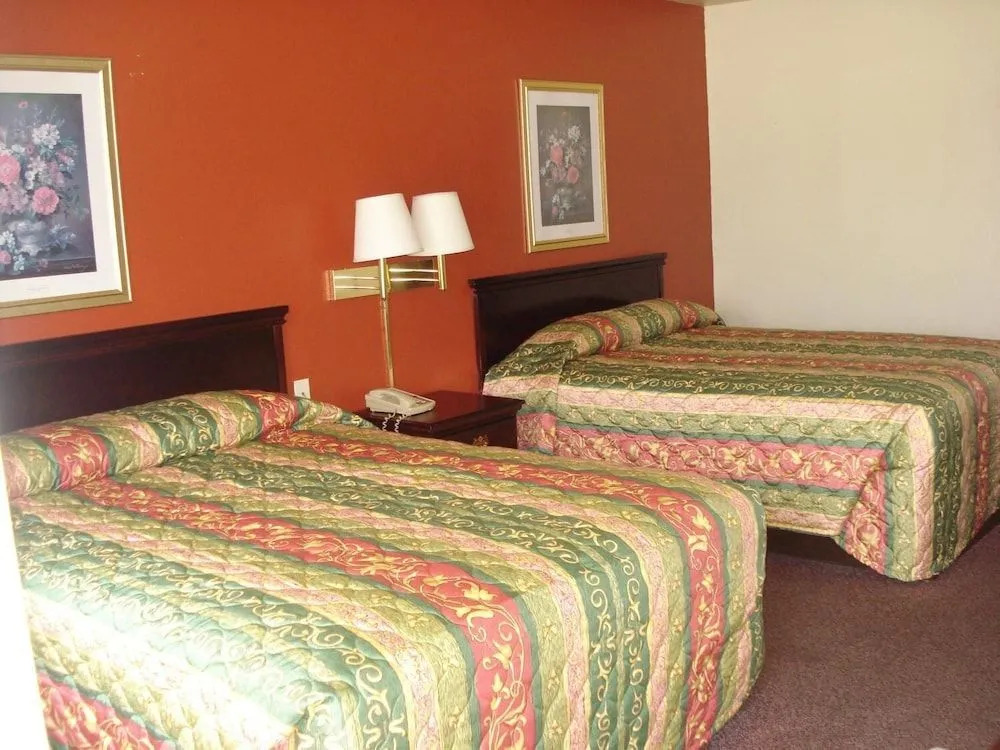 Western Plaza Inn